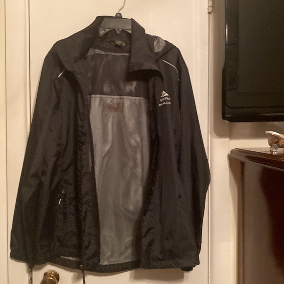 Large coat - Picture 3 of 6